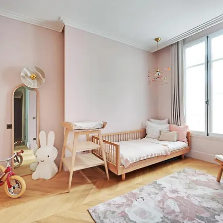Apartment 16 Paris